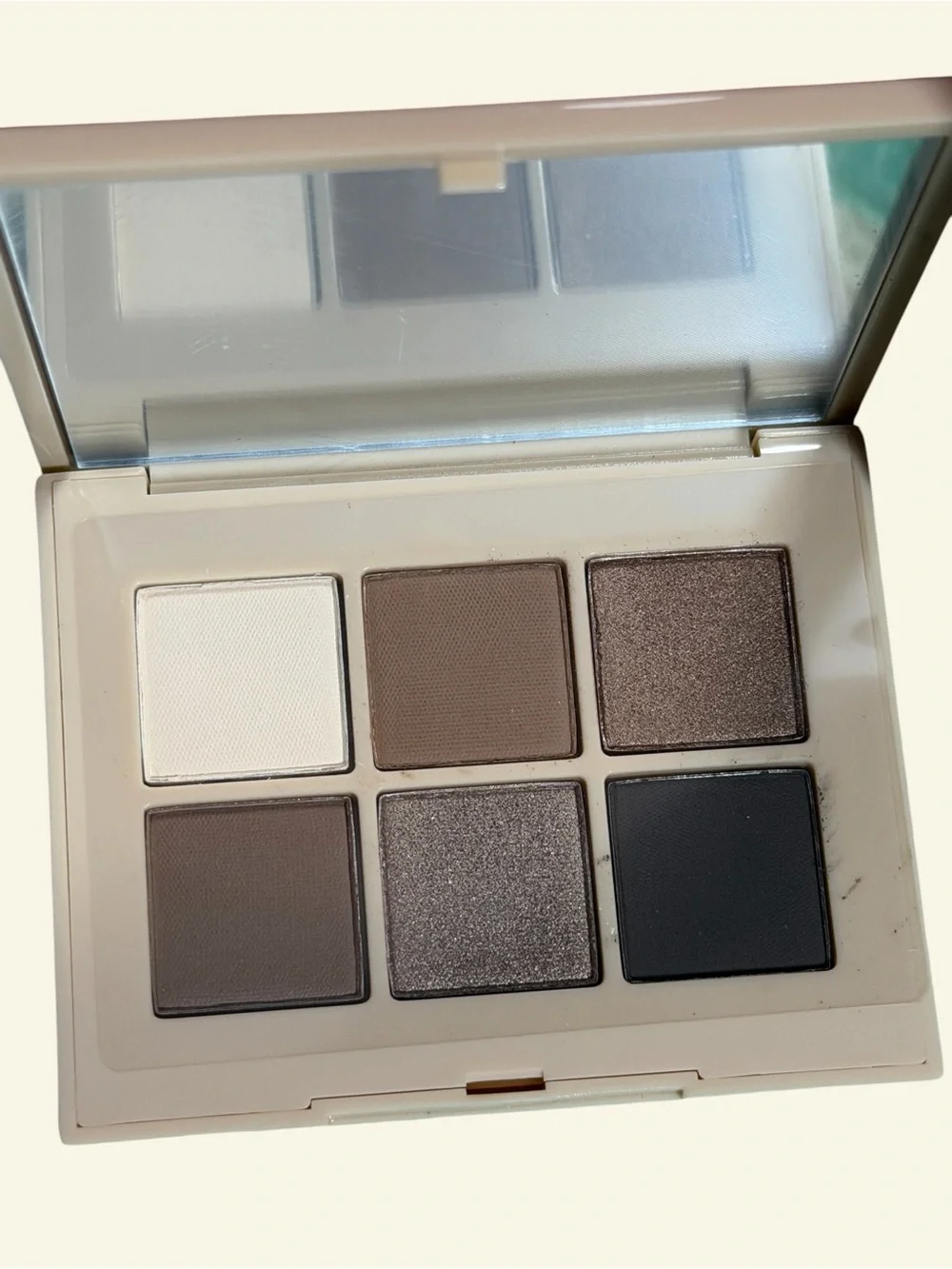 Dibs neutral eyeshadow
